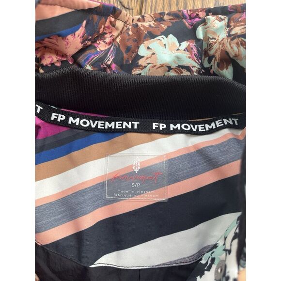Free People FP Movement Bunny Slope Printed Puffer Jacket Small Skiing NWT - Picture 3 of 6